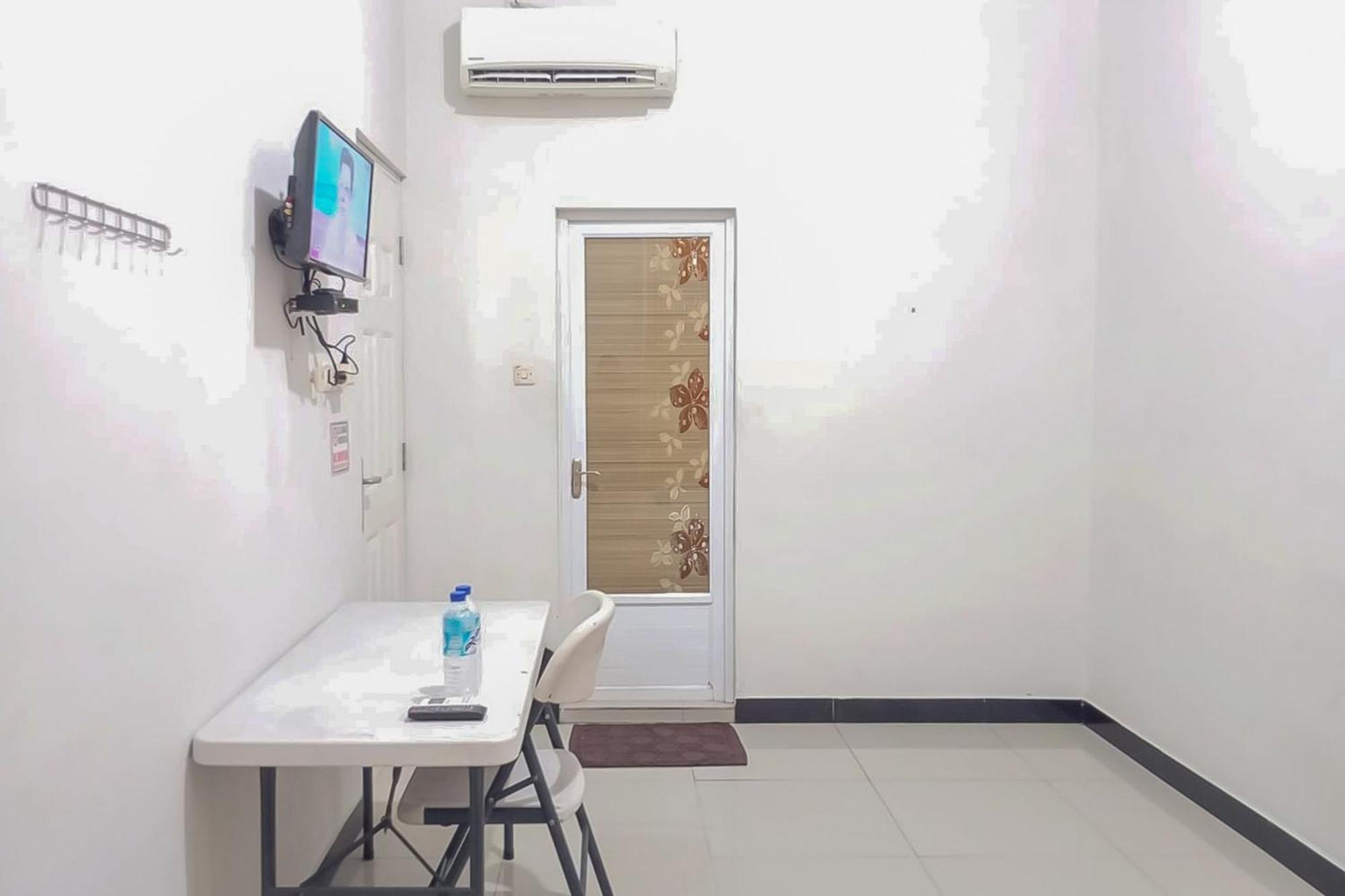 Waringin Guest House Tegal Mitra Reddoorz Exteriör bild