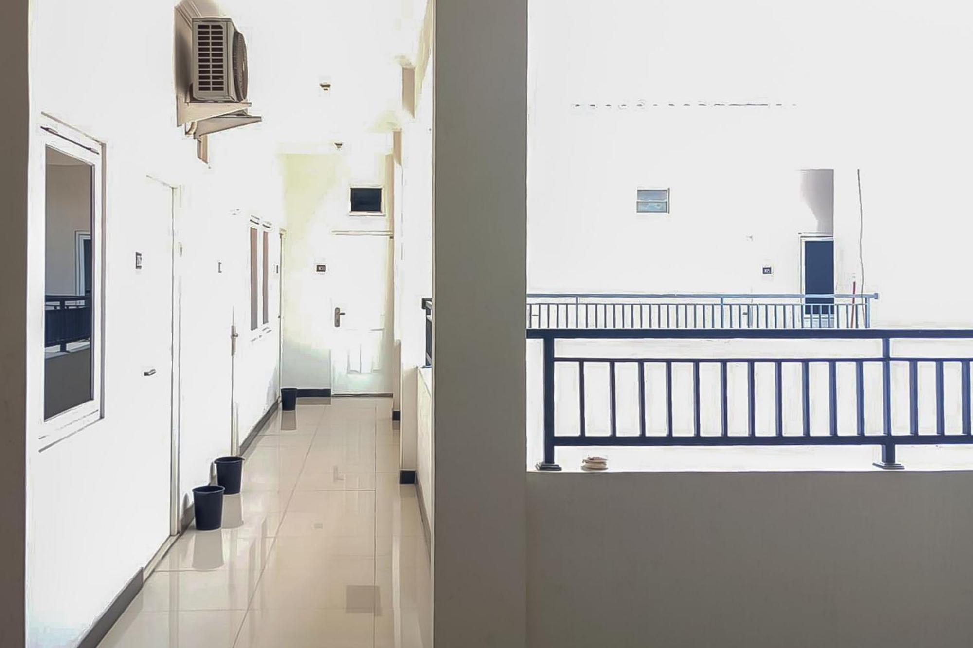 Waringin Guest House Tegal Mitra Reddoorz Exteriör bild